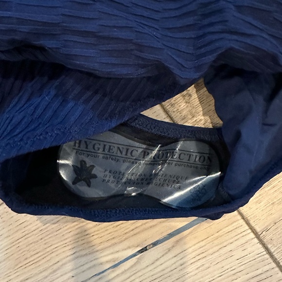 Cache Coer Maternity bow front swimsuit - Picture 6 of 11